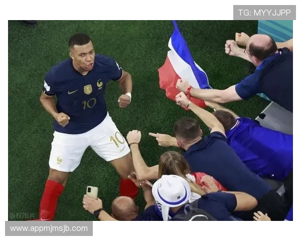 法国再入世界杯死亡之组,豪强对决激烈程度空前,足球迷热切关注